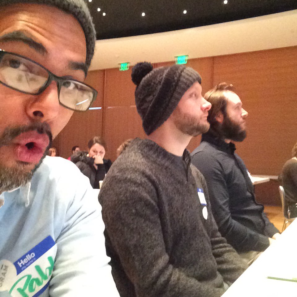 BebopDesigner's tweet photo. Learning awesome tricks at #UIsketch workshop. #UX https://t.co/KZGezjLCZ8