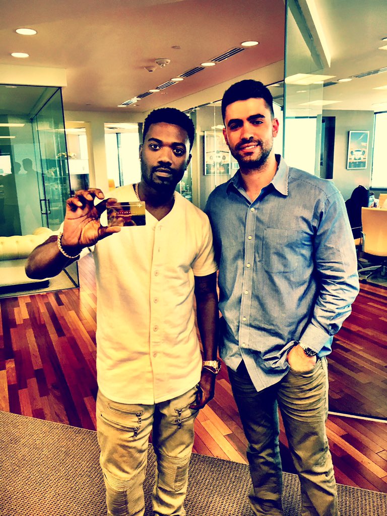 RayJ's tweet photo. Jus picked up my JetCard from My guy Jim @letsjetsmarter - I'm getting cards for my whole team #KOBMB #ReadyJetGo https://t.co/emIeAImj3T