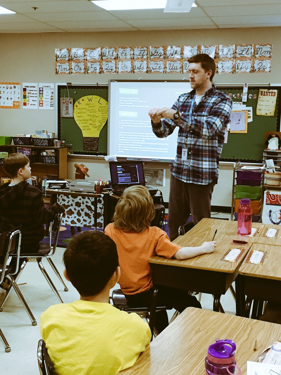 mrs_kelly99's tweet photo. Making electromagnets with our STEMcoach @MrJMcCallister and @MissGinder! #WARE3g #usd475TC https://t.co/19nZVf4Vms