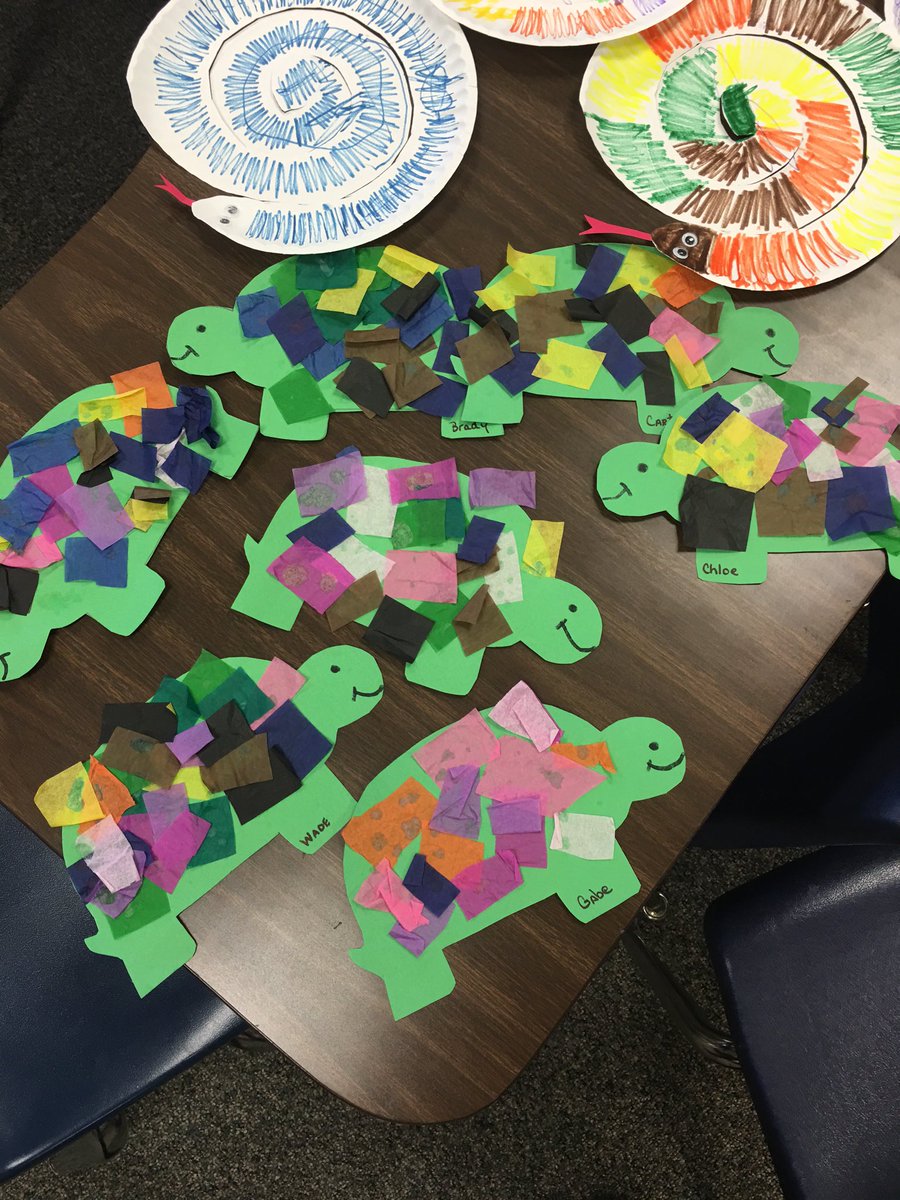 JCDEPRESCHOOL's tweet photo. Tissue paper turtles for the letter T week! #stopdropntweet https://t.co/lswSquo9dc