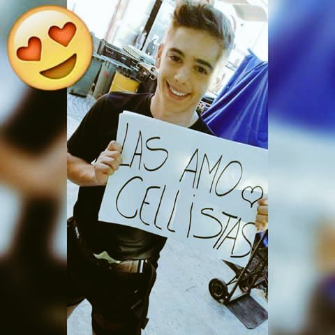 ValenCellista26's tweet photo. Que Honda Gente 
 #CelliTeQueremosEnLa7G https://t.co/JzbyhXMEU1