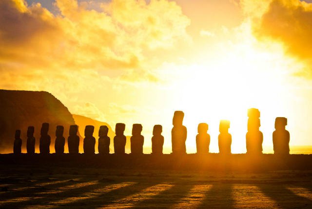 mental_floss's tweet photo. War for Scarce Resources Didn't Kill Off Easter Islanders, Study Says — https://t.co/cVsVGhmTK1 https://t.co/OgMPCqpwE7
