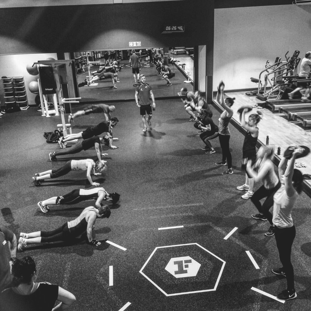 SamWilliamsF's tweet photo. Team Bristol launching #FGTV9 @FitnessFirstUK @CharlieBanfield https://t.co/Ykka5AH9Zu