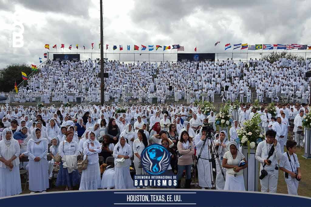 BereaInter's tweet photo. Ceremonia Internacional de Bautismos

Houston, Texas, EE.UU.

#LdmBautismos
#SoyLuzdelMundo https://t.co/EA3wZjQ4bV