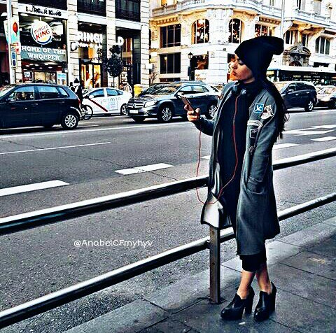 AnabelCFmyhyv's tweet photo. Sólo se que te quiero @anabelhernandz 😘💜 
Espero que tu semana esté siendo mejor con la mía y mis libros 😓📚 https://t.co/KZ3s35lP09