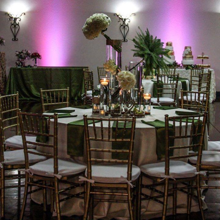 themanderleyec's tweet photo. We love a good table setting 😍 #dallasweddings #themanderley #dfwweddings #dallasbrides #grandopening #weddingdecor https://t.co/5IC128UbeC
