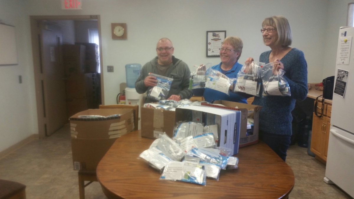 StPaulLSRC's tweet image. Delivered 150 personal hygiene kits to MA CV today. Thanks SPRLF affiliates #unionsvolunteermn #1u  #Next100
