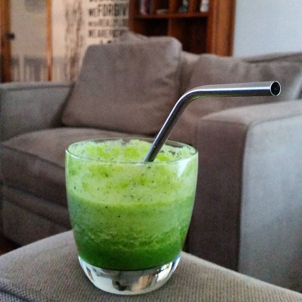 NUTRiBULLETFans's tweet photo. Day 4 of the 30 day green smoothie and juice challenge @therawfoodmum #moreraw #rawfood #rawfoodmum
Snapped this j… https://t.co/SxbySdqFXN
