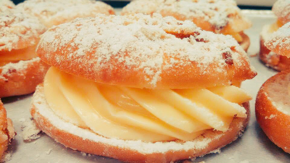 Hans' Bakery tweet media