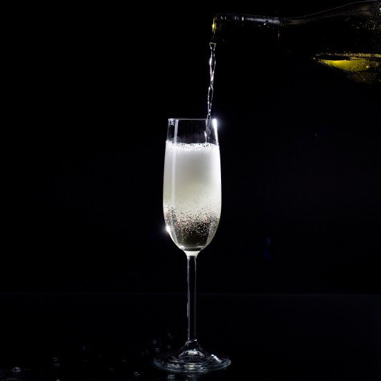 foodandwine's tweet photo. 11 things you didn't know about Prosecco. #FWx https://t.co/sJGjIAgd8u https://t.co/YDWNNpdQfO