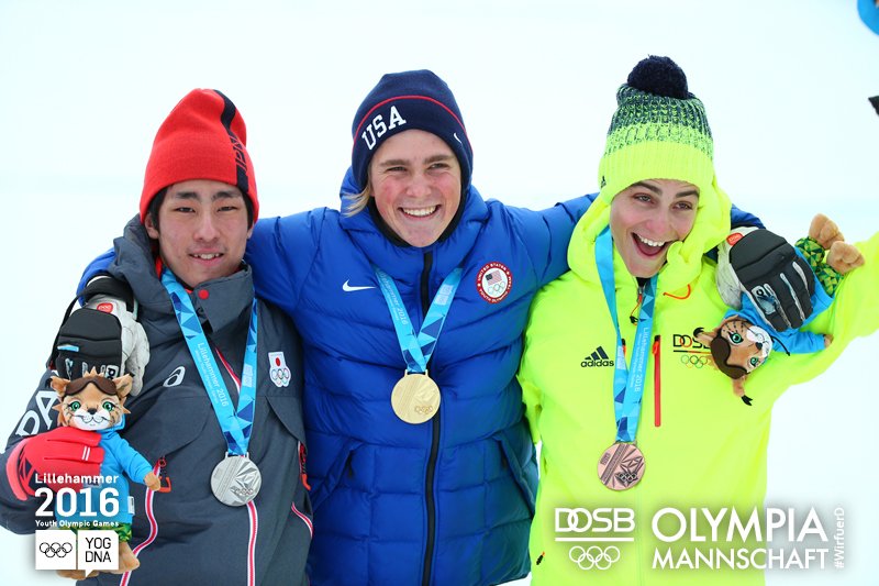 TeamD's tweet photo. Unsere Tageszusammenfassung von den @youtholympics: Bronze auf Eis und Schnee. #WirfuerD https://t.co/OQgDSiHAYx https://t.co/AfHF0d6tU0