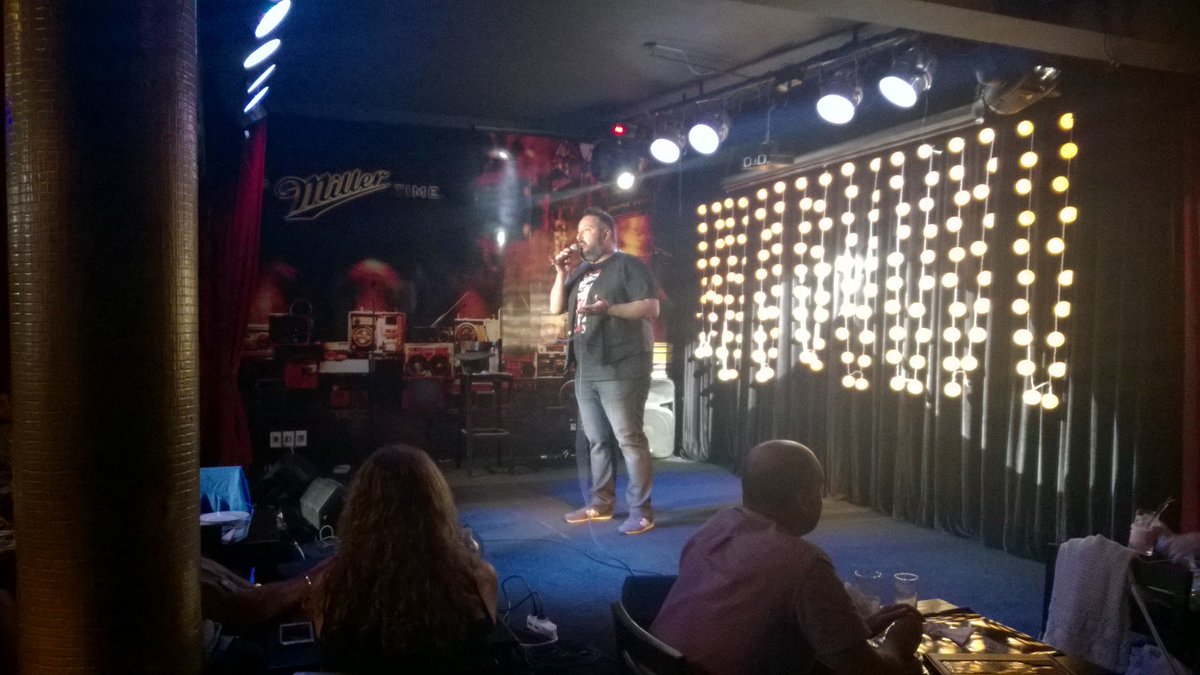 WoodStandUp's tweet photo. StandUp en @WoodstockMBar 
@diegodelacurva presentador de lujo. 
Entrada libre 
RSV 094122700 
@BenditaTV https://t.co/jSsECZsMNt