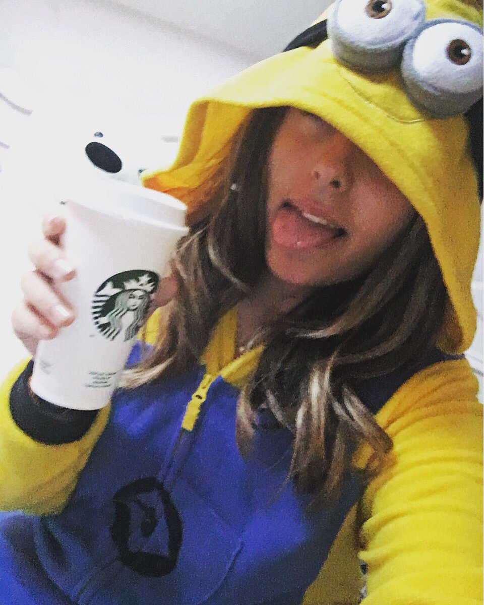 batel_micha's tweet photo. #Starbucks #London ❤️ #silly me https://t.co/XH2yVtw3wP