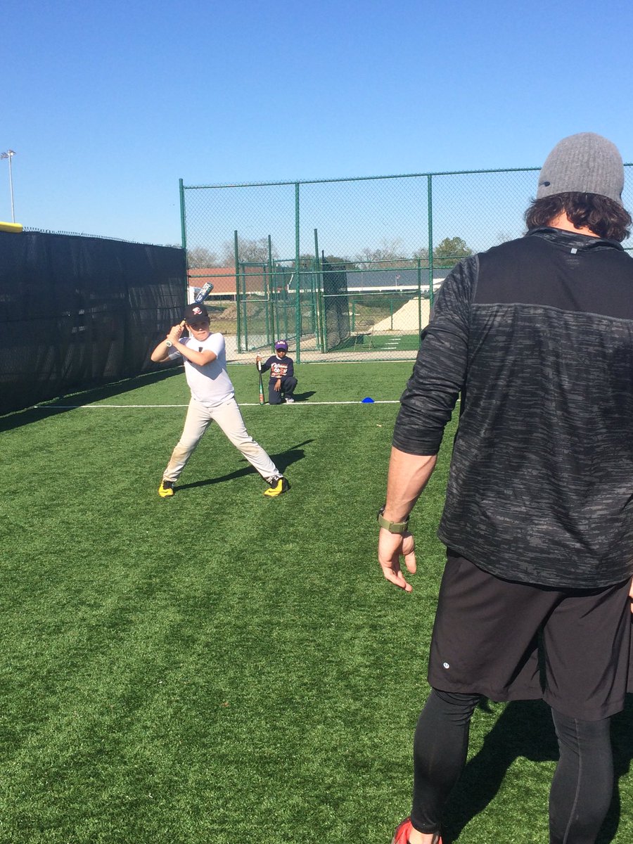 HARDTBALL's tweet photo. Some photos taken at one of my Hitting/Infield Classes last Sunday. You can join too! Check out the info in my bio! https://t.co/sFw8dLmgr0