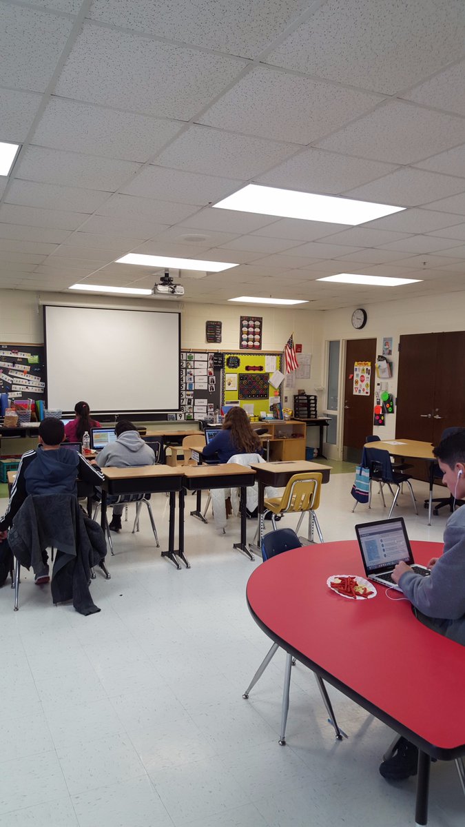 d_schoblocher's tweet photo. Working on bringing up our MAP scores #62CMS #62learns Learning never ends https://t.co/VHJeOnzYfX