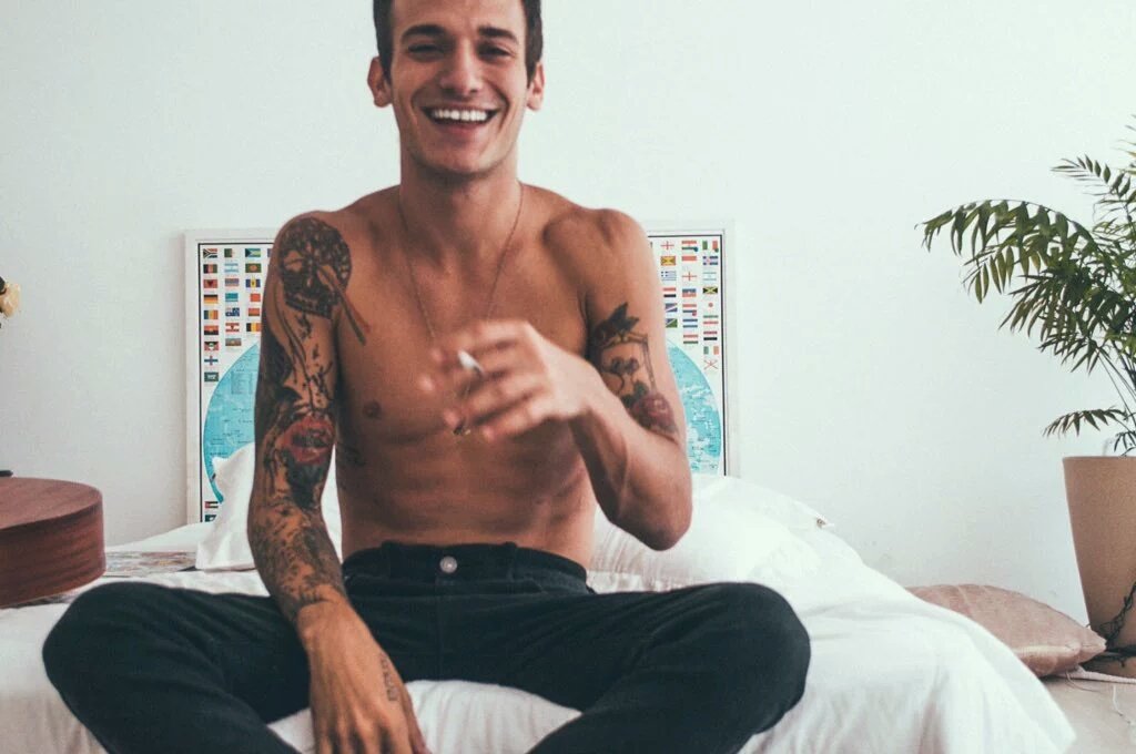 relyonme__'s tweet photo. Esse homem sabe seduzir sem esforço #P9Forever https://t.co/wvwPK8qAD7