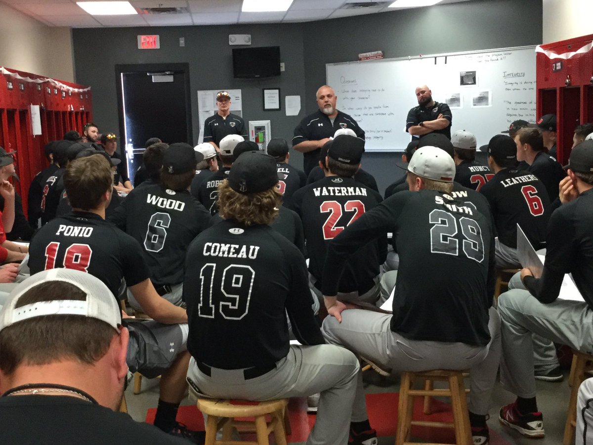 union_baseball's tweet photo. Covering the @GCCoaches topic Integrity with our players today.
#EasyEddie
#ButchO'Hare https://t.co/J2KwLOtZN2
