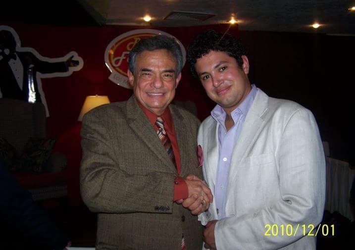 chinovefa's tweet photo. Hoy es cumpleaños del príncipe de la canción @JoseJoseOficial  felicidades por un año más de vida #Elmejordetodos https://t.co/NlC4VaVECa