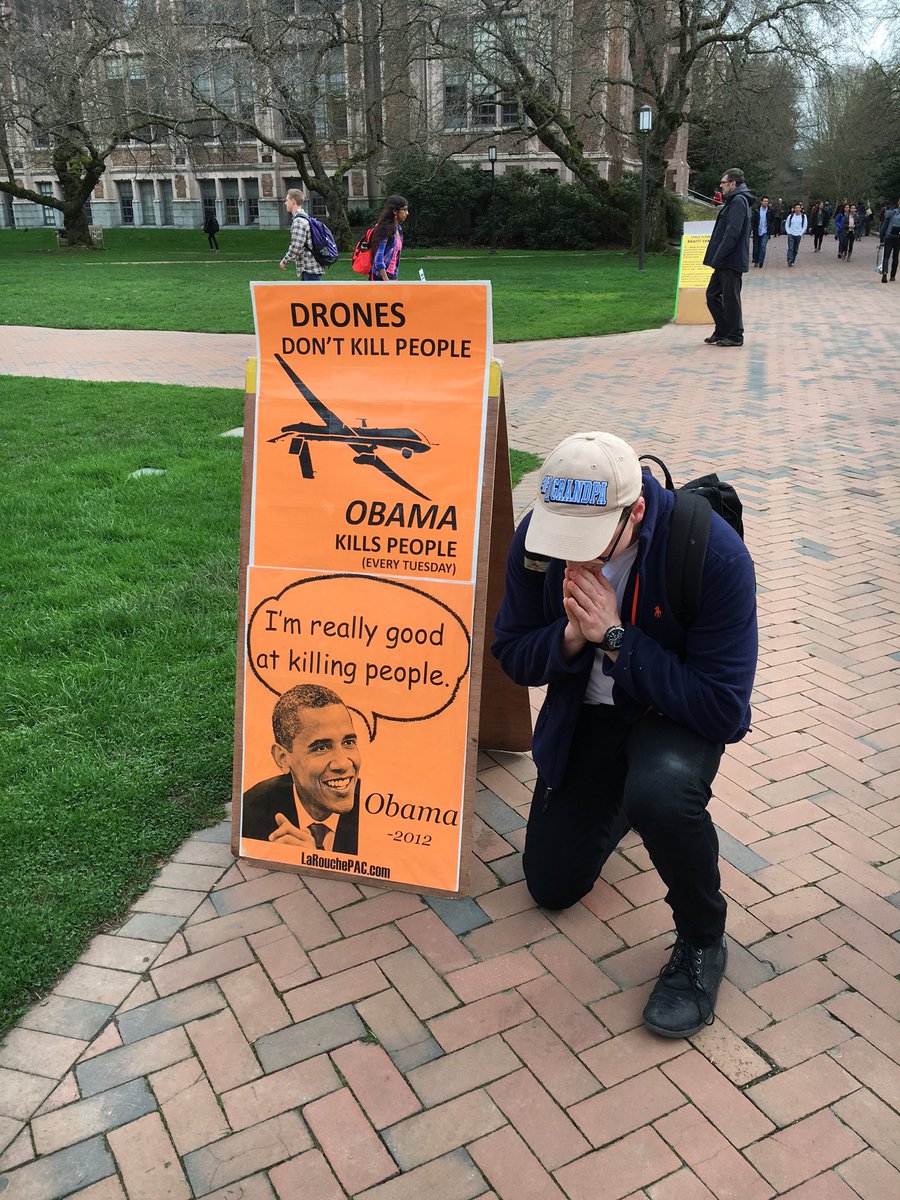 Momo_Tawil's tweet photo. Down with capitalism!! 😜💯👍🐍🦄 #BarackOsama https://t.co/EyUY4PArzW