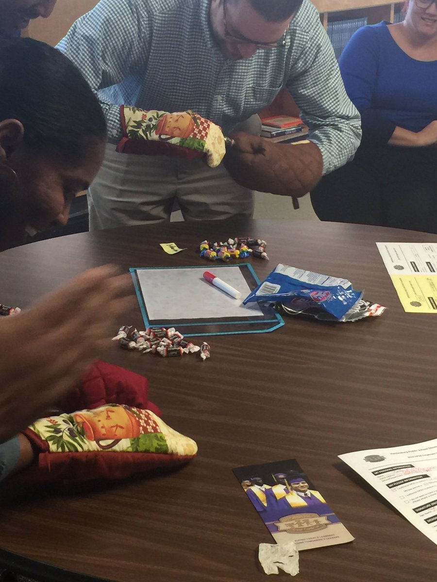 MarzanoResource's tweet photo. Love it! RT @nrburgermiddle: Math Team Presentation #HighlyEngagedClassroom #Marzano #BMSForwardTogether @HPSD https://t.co/WZs2UUZmUr