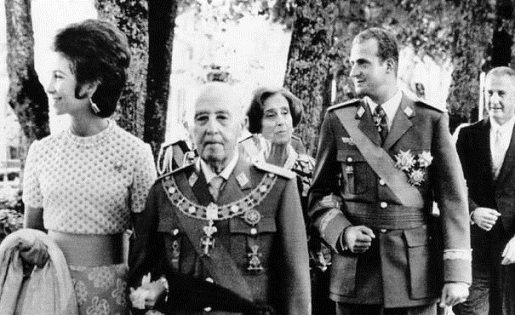 Famelica_legion's tweet photo. En Europa el fascismo fue vencido, aquí se quedó 40 años y se hizo pasar por demócrata...

#RepúblicaEnLibertad https://t.co/EbbRxFWohf