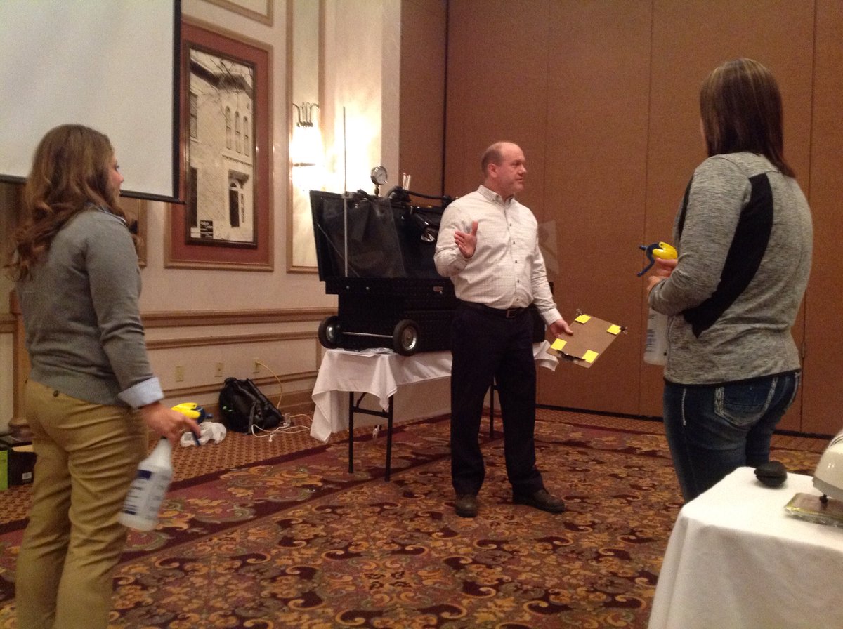 ANREducator's tweet photo. Spray Challenge!  Learning about droplet coverage as it relates to sprayer application. #PURDUEWIA2016 https://t.co/vlT2alJRsn