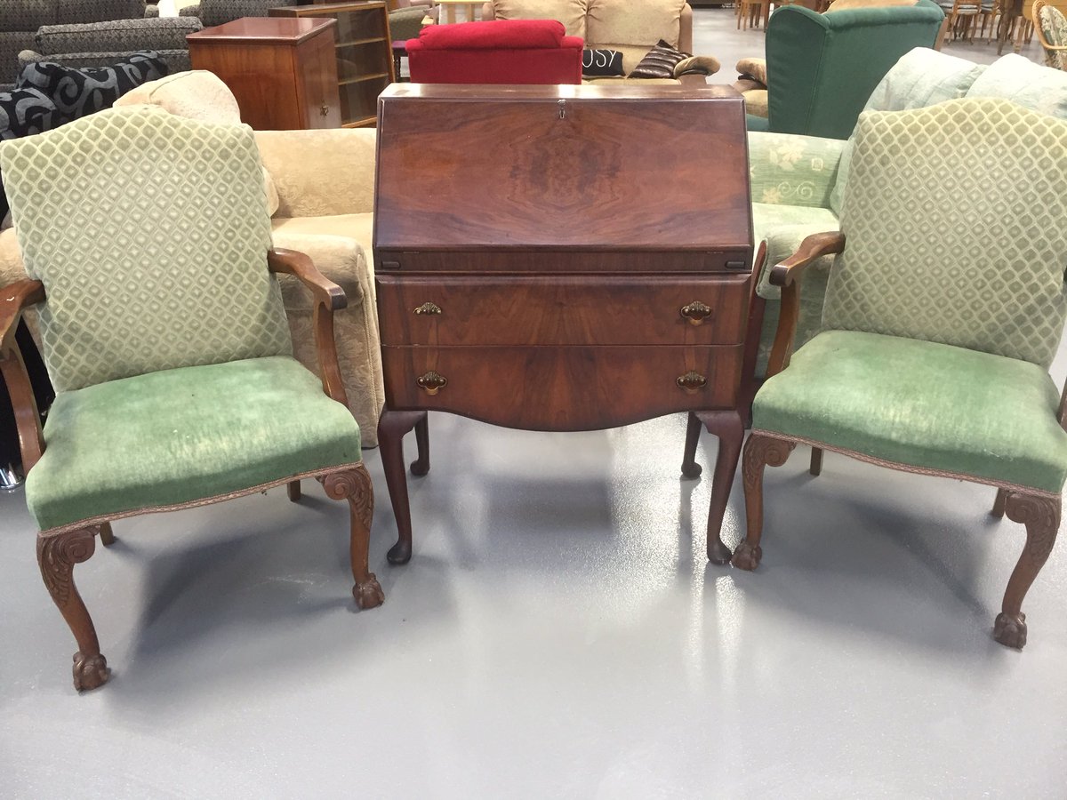 Emmaus_Hull's tweet image. @KarlTurnerMP looking forward to seeing you Monday! Lots of beautiful pieces for sale #emmaus #hull