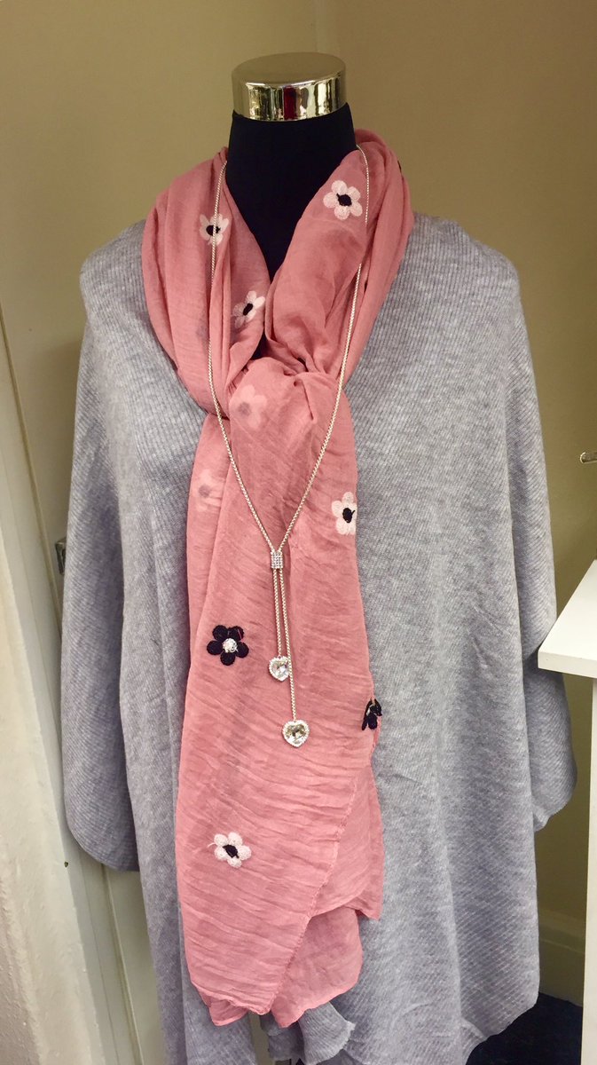 bbsaccessories1's tweet photo. #new #Spring #looks 
#scarves from £6.99
#Tops £19.99
#necklaces from £11.99
#handbag £16.99
£5 off when u spend £30 https://t.co/HUxBp0LWZb