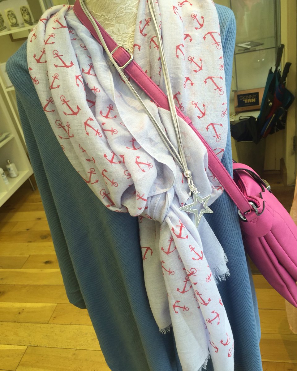 bbsaccessories1's tweet photo. #new #Spring #looks 
#scarves from £6.99
#Tops £19.99
#necklaces from £11.99
#handbag £16.99
£5 off when u spend £30 https://t.co/HUxBp0LWZb