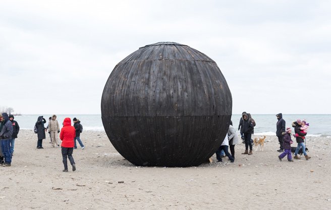 torontolife's tweet image. If you haven't been to the Beach since the temperature dropped, you're missing out: lif.to/218P95n