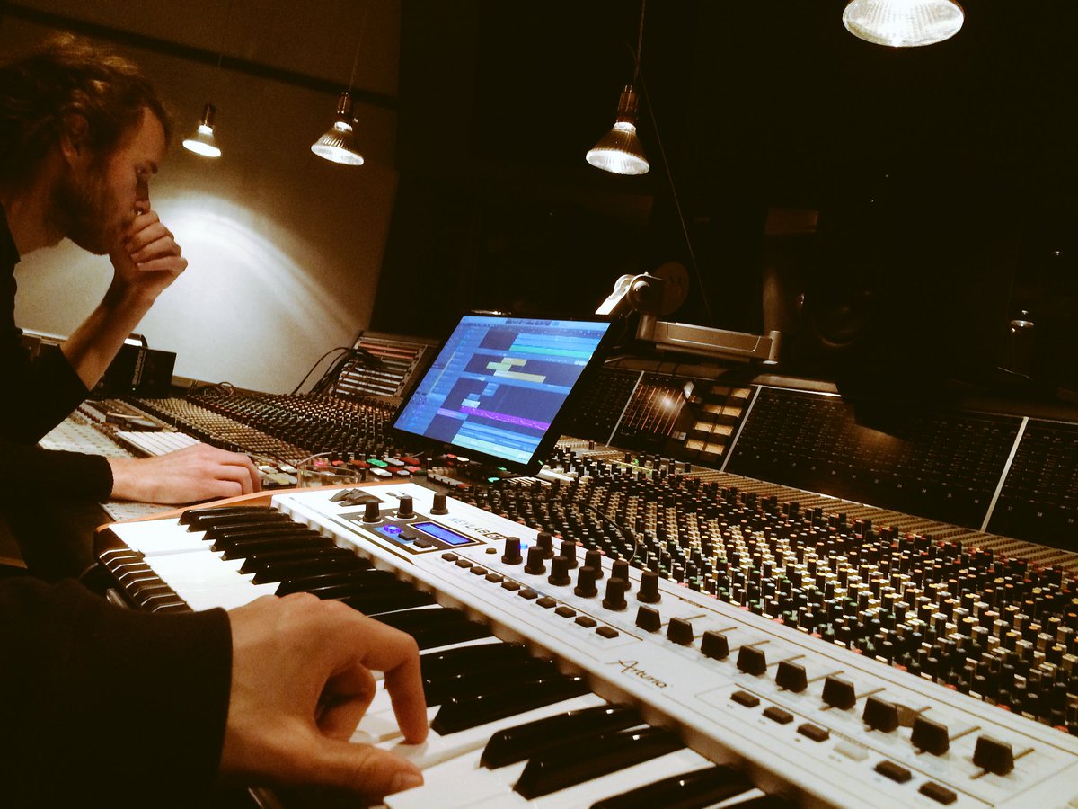 Wow... Last past days in the studio have been pure magic. I really believe this will surprise u by far 😳!