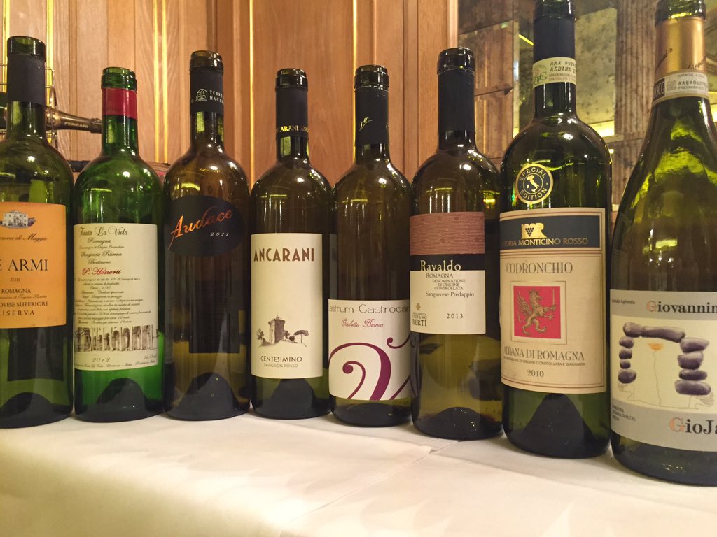 PaoloValente88's tweet photo. Grandi i #vini dei #vignaioli artigiani romagnoli @AISMilano con @ancaranivini @ViniGiovannini . Aromi e finezza https://t.co/v96ukOyy41