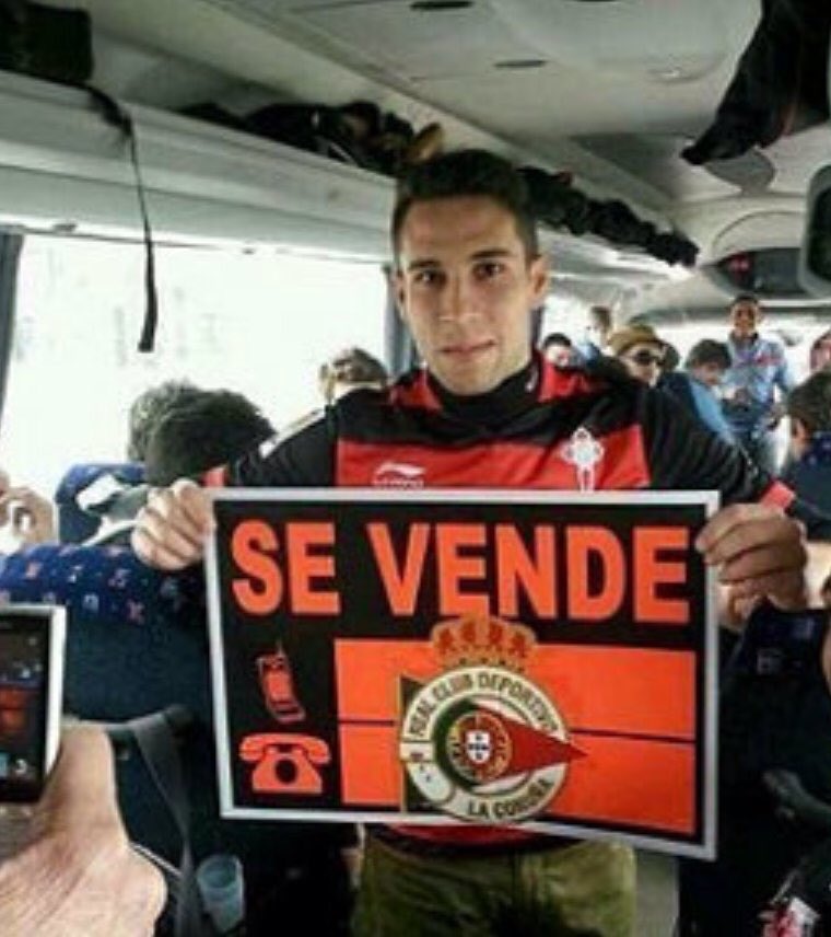 lacarabfutbol's tweet photo. Hugo Mallo recriminó a Messi el penalti indirecto por ser una falta de respeto. Él es todo un ejemplo a seguir... https://t.co/qpuj7dAlFu