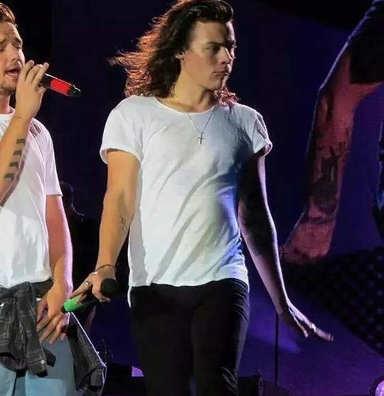 alwaysxcasanova's tweet photo. #DirectionersenMTV Que linda sos ahre https://t.co/E1CkaKfAsJ