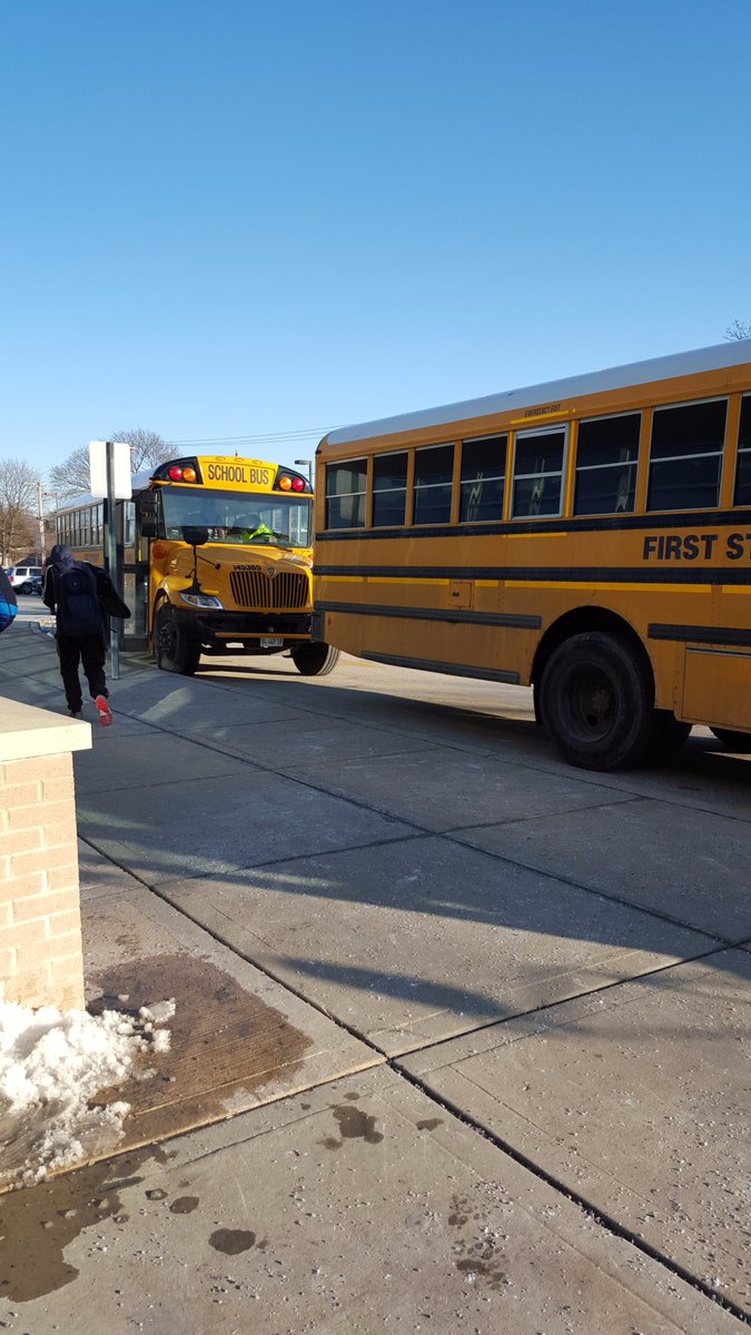d_schoblocher's tweet photo. Just because the busses leave doesn't mean the teachers stop working #62CMS #62learns after hours https://t.co/qOUOHcqMv2
