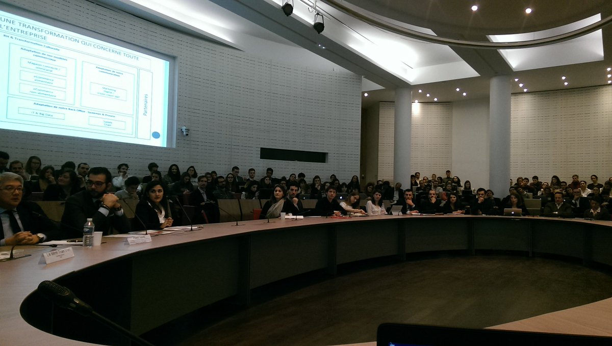 MBC_master128's tweet photo. Bravo aux étudiants du MBC et du 101 pour cette très belle conférence sur la transformation digitale ! https://t.co/VoWgCRNkQt