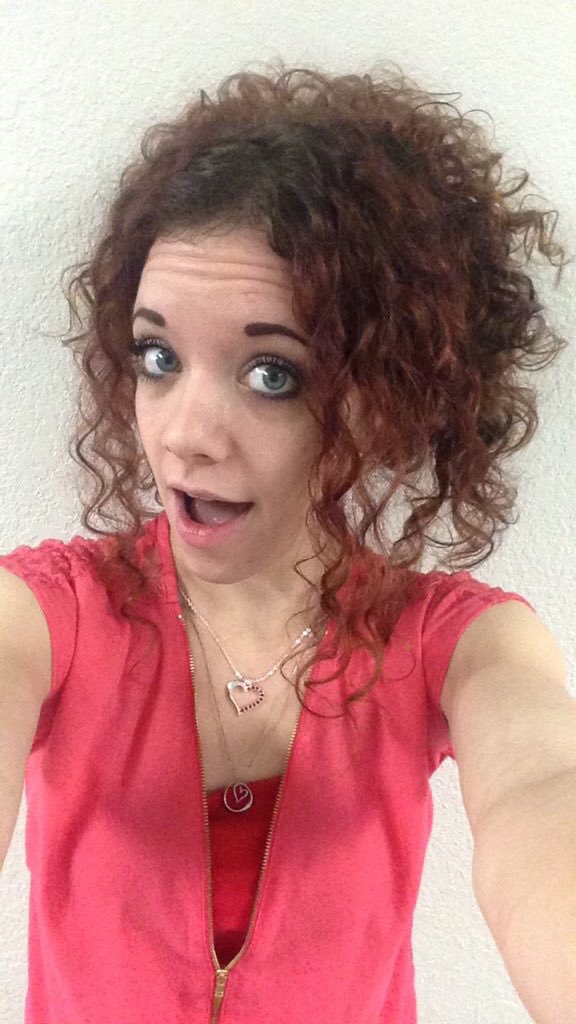 KaityAMiller's tweet photo. Did u see my #curlypeacock @LindseyStirling ?!! Glad u brought back yours!!! https://t.co/fpXe1BxKXa