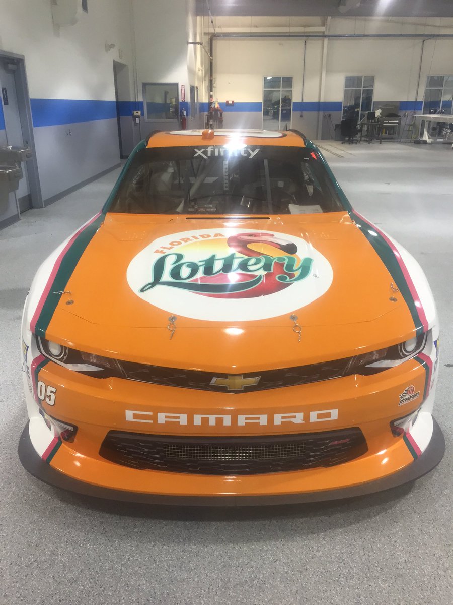 AthenianMotors's tweet photo. Here's a sneak peak of @JWTownley @NASCAR_XFINITY car for the Powershares QQQ 300 race @DISupdates https://t.co/FnEIuFXREL