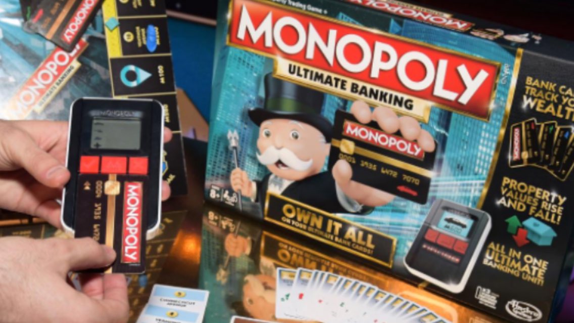MemphoNewsLady's tweet photo. The new version of Monopoly will be missing a key item: dolla dolla bills, y'all. #cashfree
https://t.co/XtOBI3f7mB https://t.co/VZFaidwBJ2