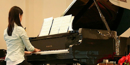 TLPiano's tweet photo. Piano recitals are tough, but don't worry - we found 10 great recital songs for beginners! https://t.co/xCe8KMXqW7 https://t.co/eVxY2sv953
