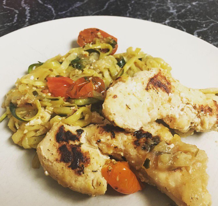 cakepop's tweet photo. #yum #delish #lovemylife #full #nobsfood #sweetstix #chicken #healthy https://t.co/iS3LhNLZEF