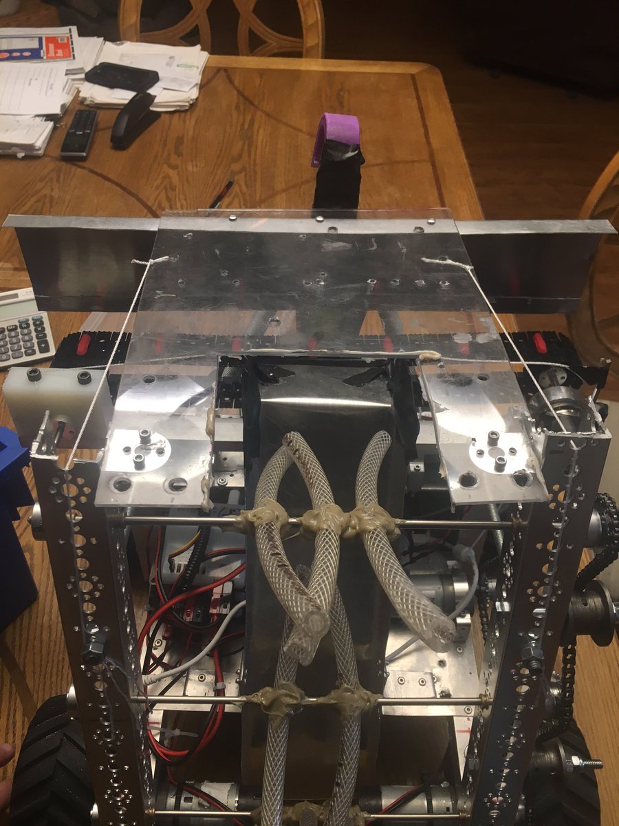 the_block_heads's tweet photo. Hopefully PL Premium works to hold the fingers with the new topper and back wall. #omgrobots https://t.co/m7duXECYGa