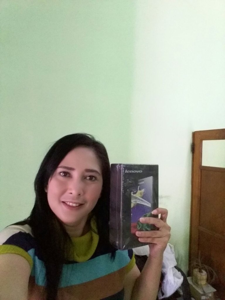 belerangalamiah's tweet photo. @Pricebook_ID yay ngasih ulasan ttg windws phone dapat tablet lenovo. rezeki anak solehah. Terima kasih pricebook https://t.co/JPhg42iW2v
