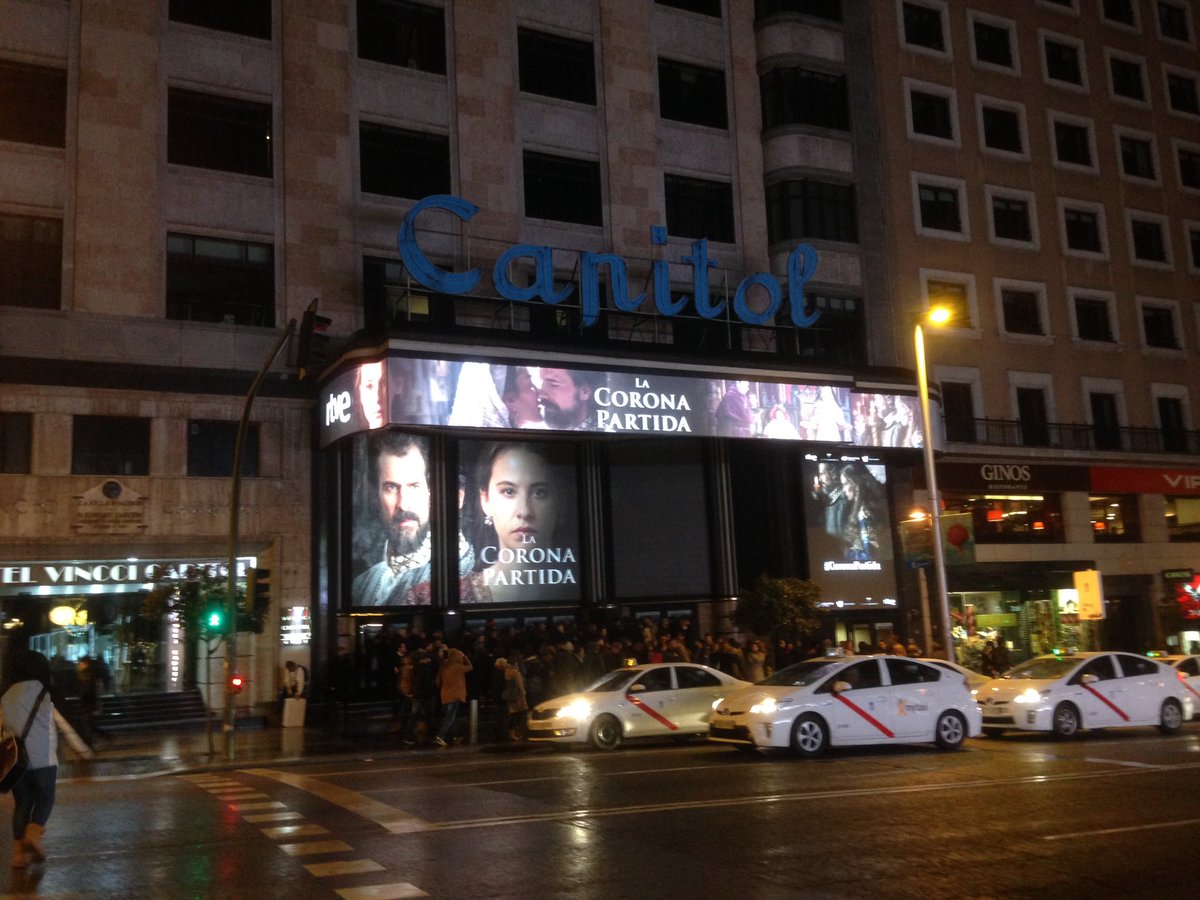 AliencitoB's tweet photo. #CoronaPartida en el #cine @CineCapitol @rtve #somoscine #evento #madrid https://t.co/KUihVElQQ3
