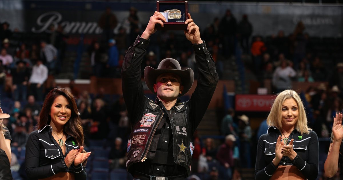 PBR's tweet photo. After a huge weekend at #PBRSTL, @wa_sproctor_nc has his sights set on a title run: https://t.co/v05CWFysXF https://t.co/tdS65RifTF