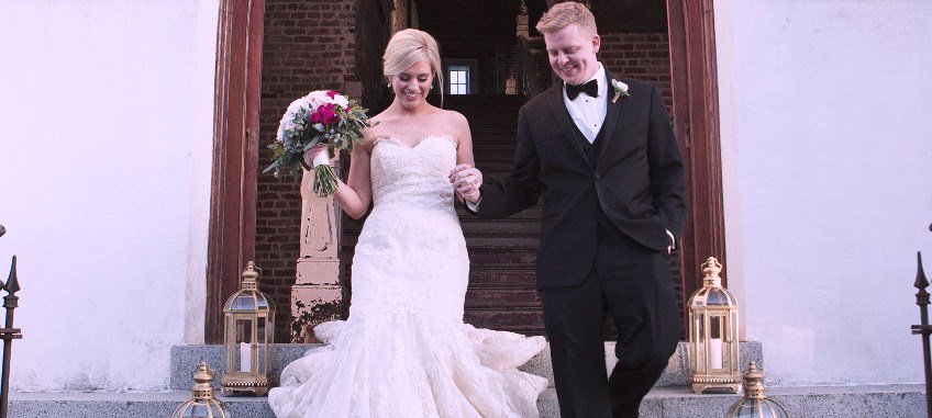 Simple elegance with #NewOrleans flair. #Enzoani #EnzoaniRealBride #Louisiana  Full Story: bit.ly/1STeKOT