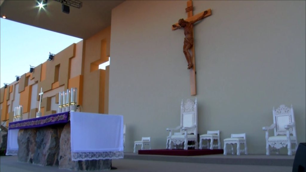 "Siempre habrá tiempo de cambiar; no más muerte y explotación": papa Francisco - CbdDitLUMAAzNaa