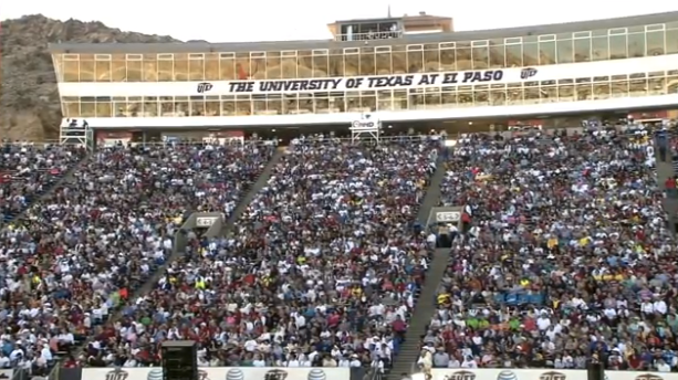 "Siempre habrá tiempo de cambiar; no más muerte y explotación": papa Francisco - CbdIA4nW0AAzCRD