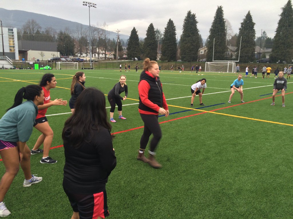 bradleyrbaker's tweet photo. . @RugbyCanada prop @hilaryleith coaching new forwards @carsonsecondary rugby practice. #grassrootsrugby https://t.co/jzkwmf18rT