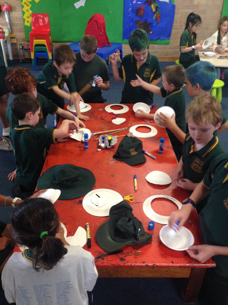 Ms_Shoveller's tweet image. Thank you @KinderSoyaBeans for a fun morning making stingrays! #buddyclass